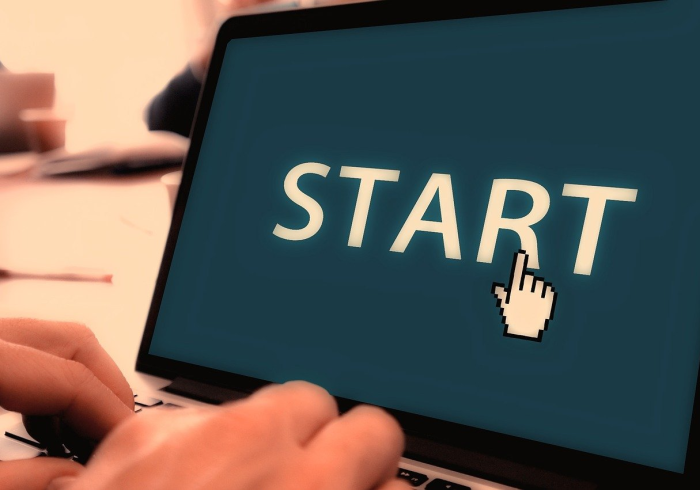 房卡必备教程“在哪里买微信牛牛房卡”详细房卡教程