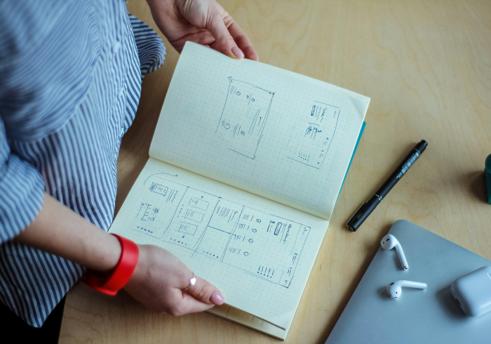 给大家讲解“微信开炸 金花群房卡上哪里充”详细房卡教程