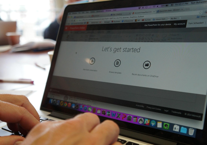 房卡必备教程“微信炸 金花房卡找谁买”房卡怎么购买