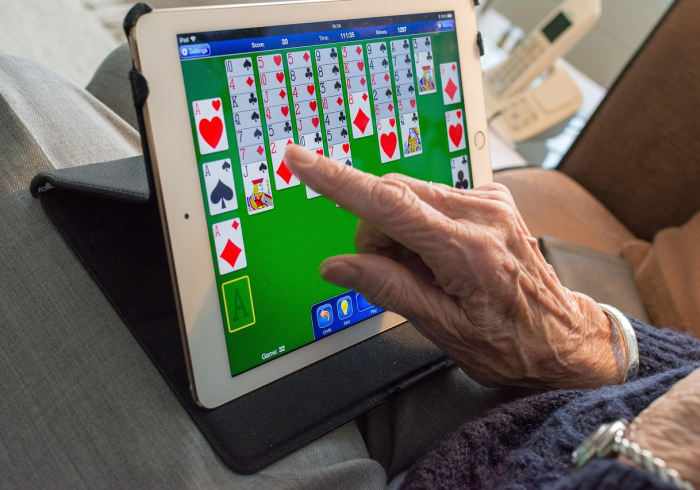 给大家讲解“微信金花群怎么买房卡”购买房卡介绍